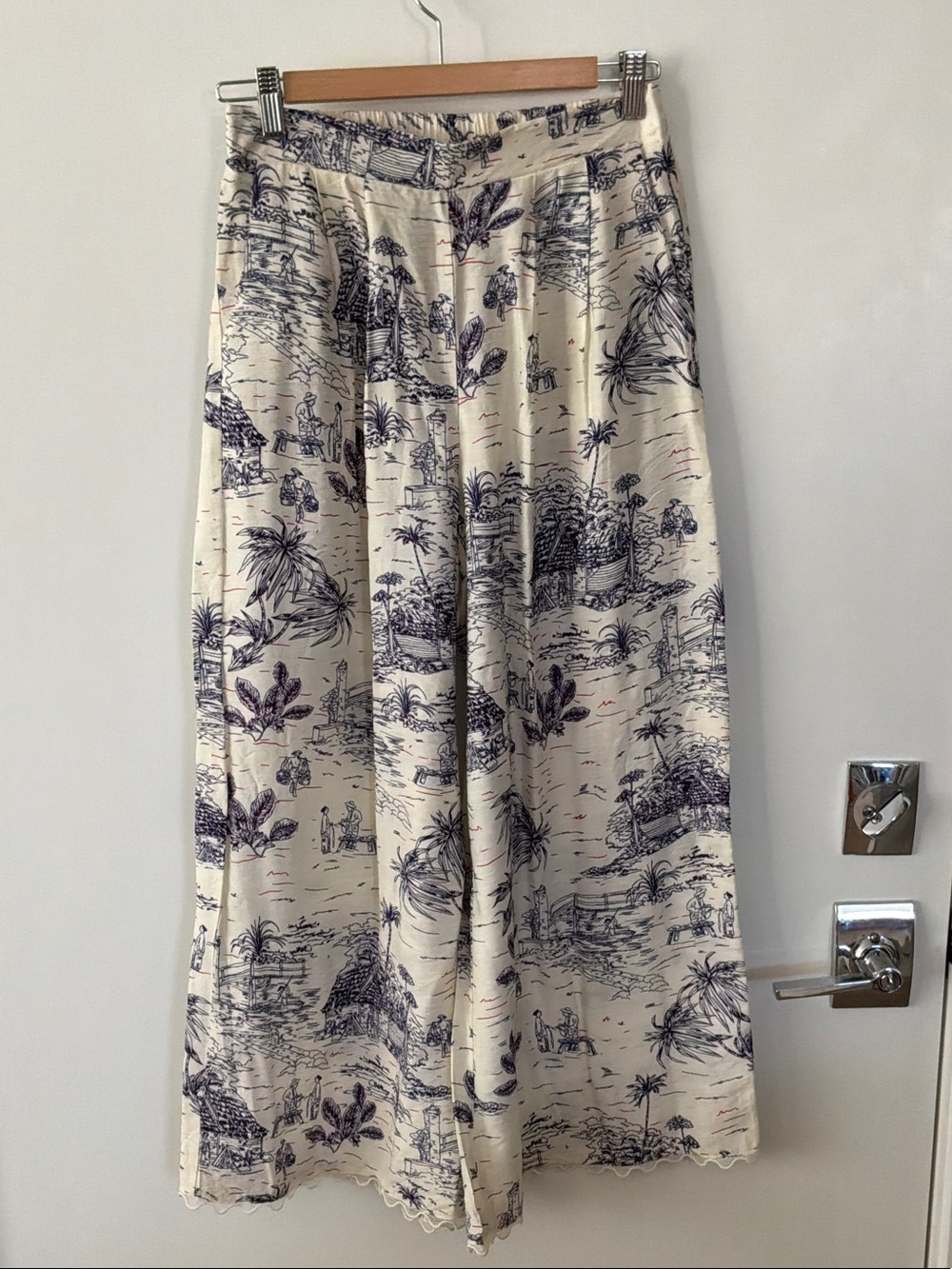 Umgee Cream Maxi Pants with Navy Scenic Toile
